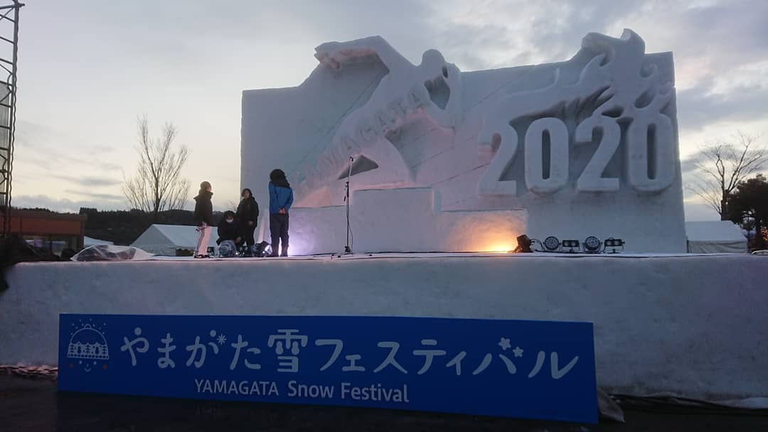 明日から３日間開催
雪がなくても雪フェスやりますよ～
デコシャル️チョコバナナを食べてくださいね～️