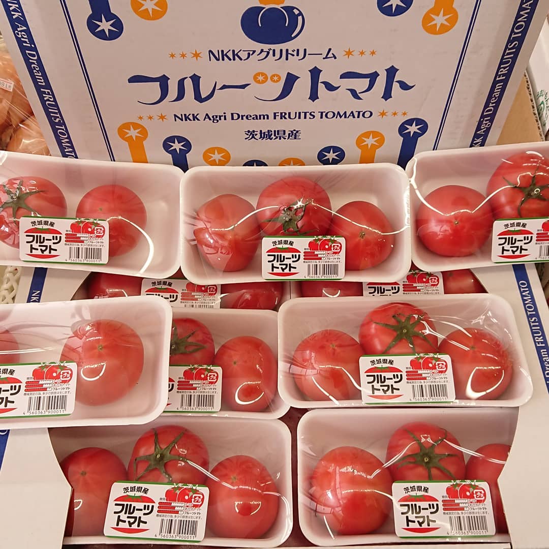 ≪フルーツトマト≫
普通のトマトが高騰してて、フルーツトマトとの価格差があまり無くなりました。というわけで今がチャンス️